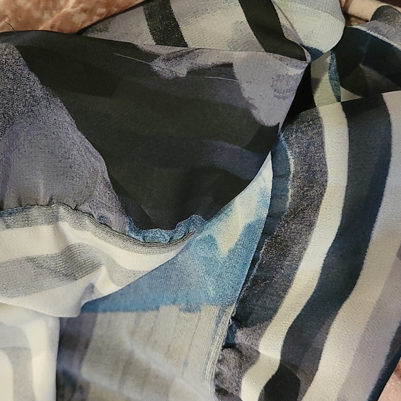 Alfani Medium multi Aqua pattern flutter sleeve mesh chiffon lined blouse - Picture 7 of 7